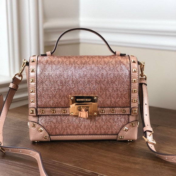 NWT Michael Kors Tina studded trunk handbag - Picture 2 of 8